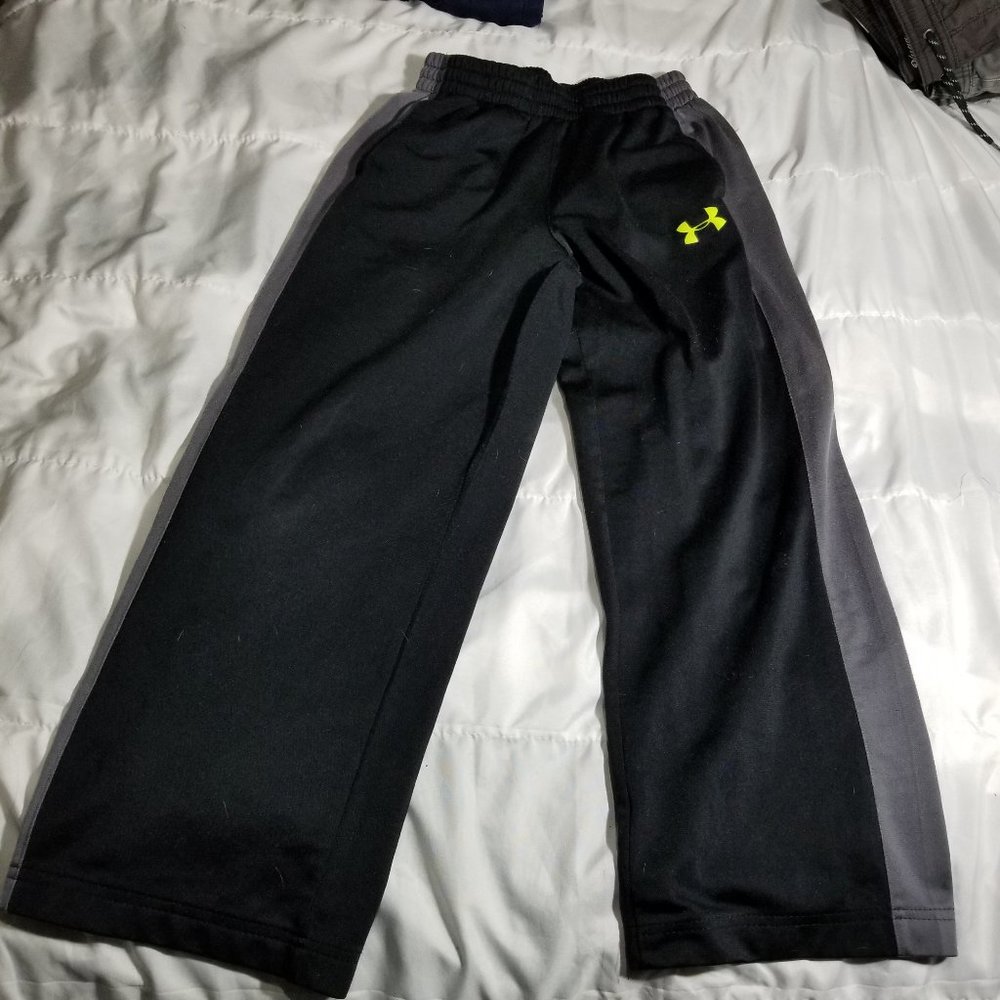 Under Armour Youth Medium warm up pants